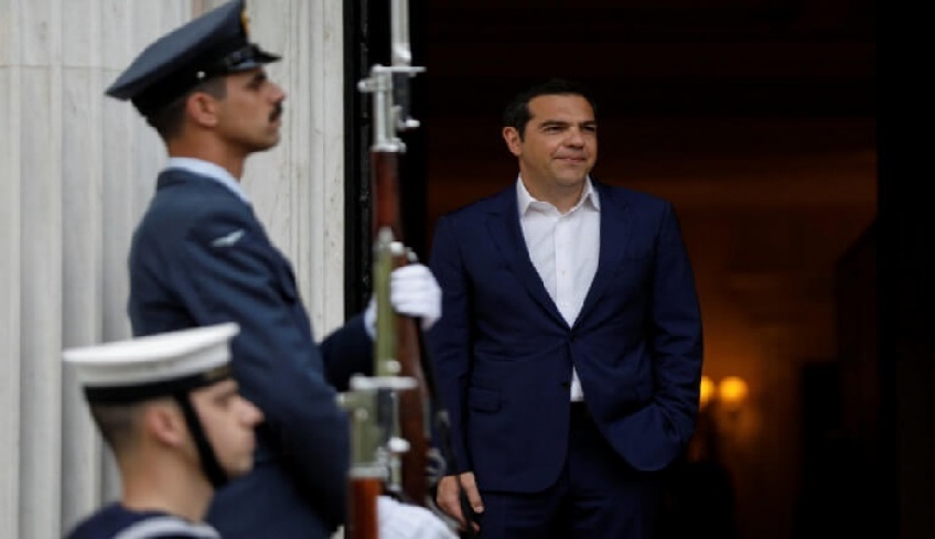 Οι «κρυφές» δημοσκοπήσεις «κλειδώνουν» τις εκλογές το φθινόπωρο – Τι βλέπει και… χαίρεται το Μαξίμου