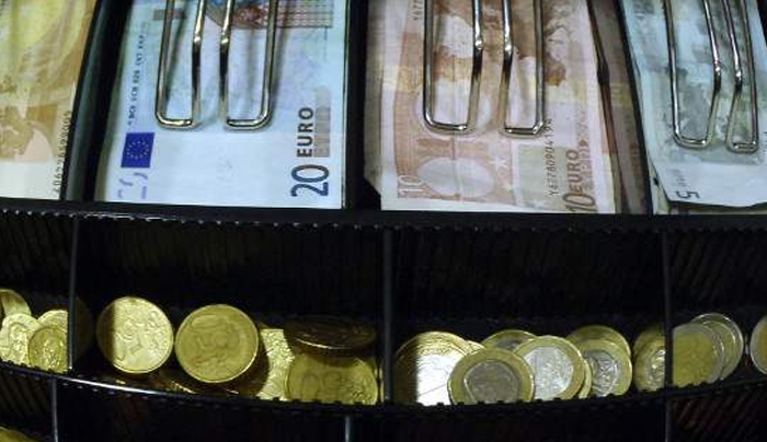 Πόσο θα αυξηθούν τρόφιμα και φάρμακα με τον ενιαίο ΦΠΑ