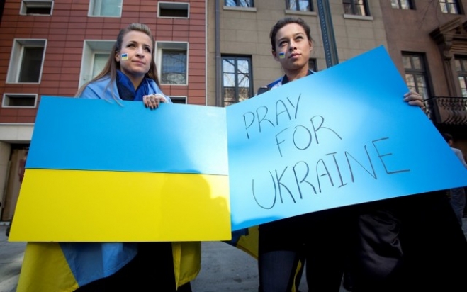 Σπρώχνουν στην αγκαλιά του ΔΝΤ την Ουκρανία