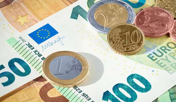 Ποιοι θα δουν 500 ευρώ στους τραπεζικούς τους λογαριασμούς τις επόμενες ημέρες