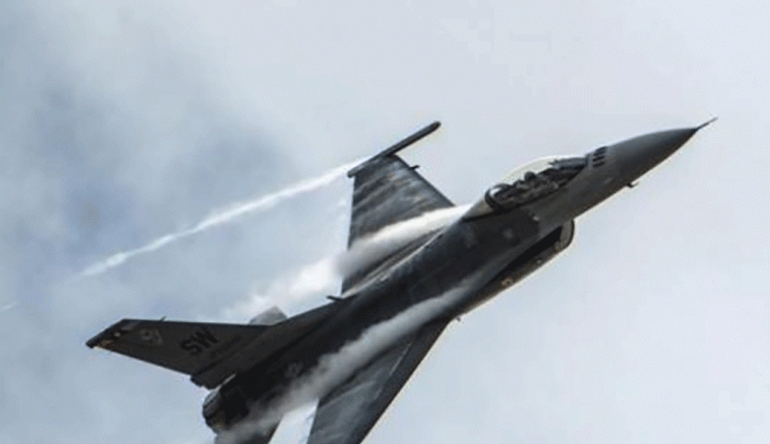 To F-16 Viper σε μία φαντασμαγορική εμφάνιση στη Ρόδο – ΒΙΝΤΕΟ