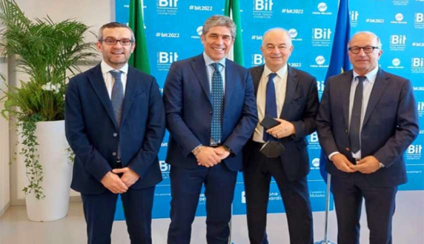 Τι μας είχε λείψει από τις εκθέσεις: Δια ζώσης επαφές και συναντήσεις υψηλού επιπέδου