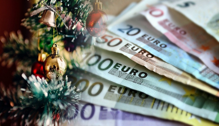 Δώρο Χριστουγέννων ΟΑΕΔ: Ξεκινούν οι πληρωμές - Πότε καταβάλλονται τα επιδόματα