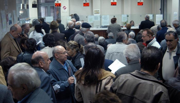Πότε θα πληρωθούν οι συντάξεις του Πάσχα και τα Οικογενειακά επιδόματα (ημερομηνίες)