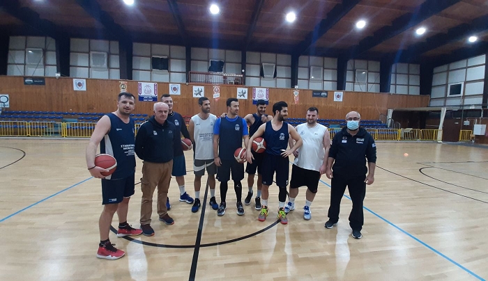 Οι ποδοσφαιριστές της ΑΕ ΚΩ και οι μπασκετμπολίστες της ΑΕ ΔΙΚΑΙΟΥ έδωσαν τις δικές τους ευχές για τα Χριστούγεννα και τη νέα χρονιά