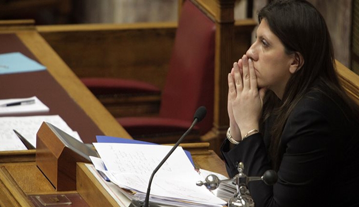 Επιμένει η Κωνσταντοπούλου για το θέμα της παρουσίας της ΧΑ στο κοινοβούλιο