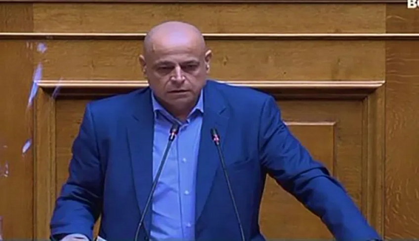 «Τα νησιά δεν αξίζουν υποβαθμισμένη υγειονομική φροντίδα, ούτε άλλη μια καταστροφική τουριστική περίοδο»