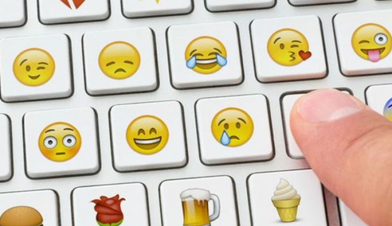 Στο Βόλο η πρώτη καταδίκη για χαμογελαστό emoticon στο Facebook