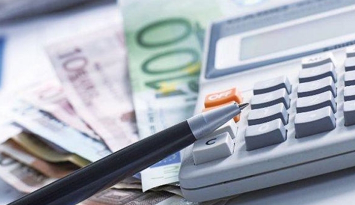 Ποιοι και πόσο θα επιβαρυνθούν από την μείωση του αφορολογήτου