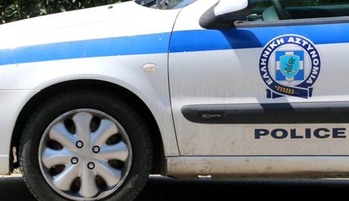 ΔΡΑΜΑ: Πατέρας και ΓΙΟΣ "έδεσαν" την 18χρονη κόρη στα κάγκελα!!