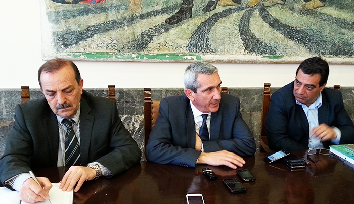 Κατεπείγουσα συνάντηση με Δραγασάκη – Βαρουφάκη για τους μειωμένους συντελεστές ΦΠΑ στα νησιά του Αιγαίου