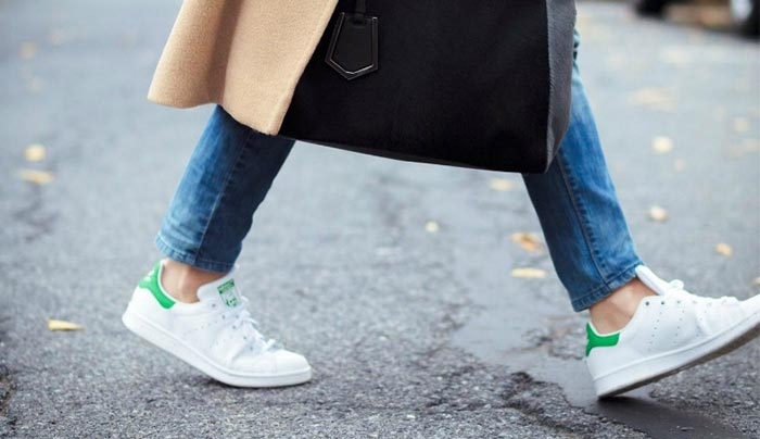 Λευκά sneakers : Πως θα διατηρήσεις τα λευκά σου sneakers καθαρά σαν καινούργια (Βίντεο)