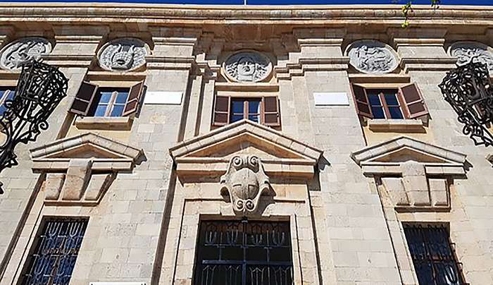 Διαλυτικές καταστάσεις στα ΕΛΤΑ Δωδ/νήσου!