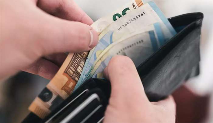 Έρχονται 6 αυξήσεις στους μισθούς και στα επιδόματα μέχρι τον Ιούλιο