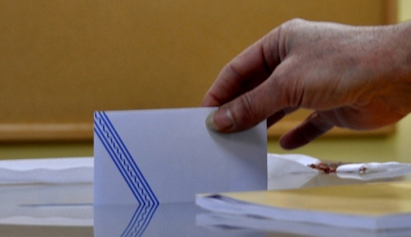 Διπλό «όχι» δημάρχων και περιφερειαρχών στην απλή αναλογική