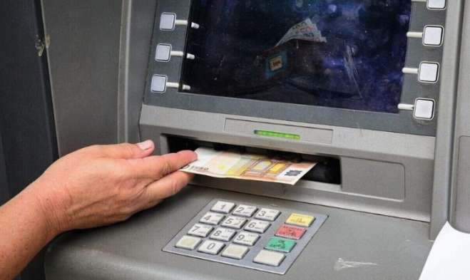 ΔΥΠΑ: Ξεκινά σήμερα Παρασκευή η καταβολή δώρου Πάσχα και επιδομάτων