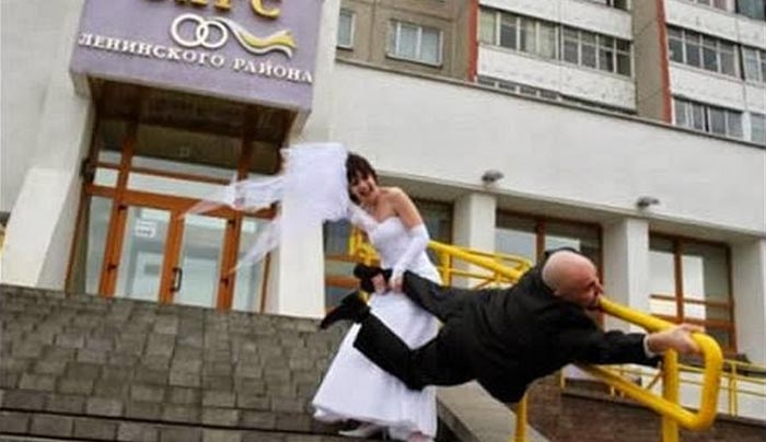 Επικός γάμος: Ο ιερές ξεκινά το μυστήριο και ο γαμπρός… [video]