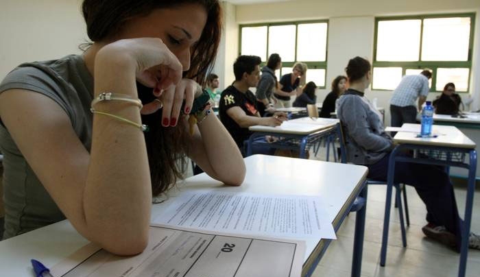 Πανελλήνιες: Τέλος τα Λατινικά, έρχεται η κοινωνιολογία – Οι αλλαγές του Υπουργείου Παιδείας