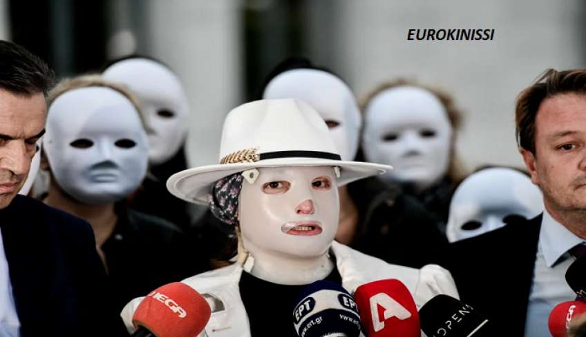 Η Ιωάννα Παλιοσπύρου δείχνει για πρώτη φορά το πρόσωπό της χωρίς τη μάσκα (εικόνα)