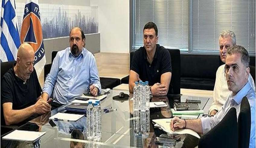 Εκτακτη σύσκεψη υπό τον Β. Κικίλια για την κακοκαιρία: Ενεργοποιείται το 112 - Ραγδαίες καταιγίδες και χαλαζοπτώσεις