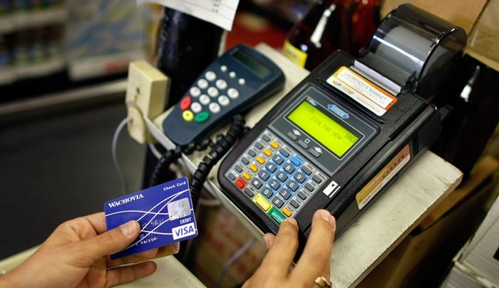 Υποχρεωτικά σε όλες τις επιχειρήσεις τα μηχανήματα καρτών pos απο 1ης Ιανουαρίου 2016