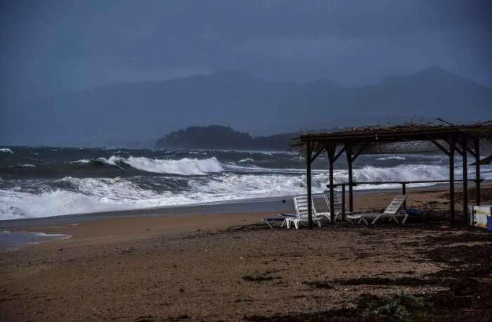 Καιρός σήμερα: Στα 6 μποφόρ οι άνεμοι στο Αιγαίο, ανεβαίνει η θερμοκρασία