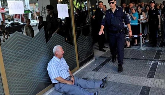 Το κλάμα του 77χρονου που συγκίνησε Ελληνα ομογενή-Ερχεται για να βοηθήσει