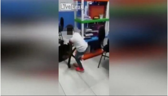 Άφησαν πιτσιρικά να κάνει γυαλιά καρφιά το σχολείο! (Βίντεο)