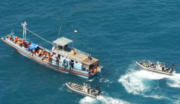 Εντοπίστηκε σκάφος με 200 μετανάστες νοτιοδυτικά της Πύλου