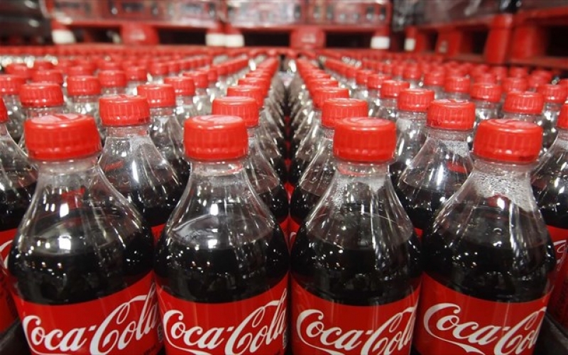 Δοκιμάζει... αλκοολούχα η Coca Cola- σπάει παράδοση 125 ετών