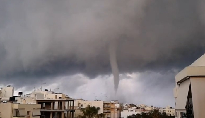 Υδροστρόβιλος «χτύπησε» το Ηράκλειο