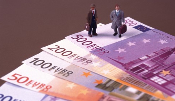 Εκροές 600 εκατ. ευρώ από τις ελληνικές τράπεζες την Δευτέρα που μας πέρασε