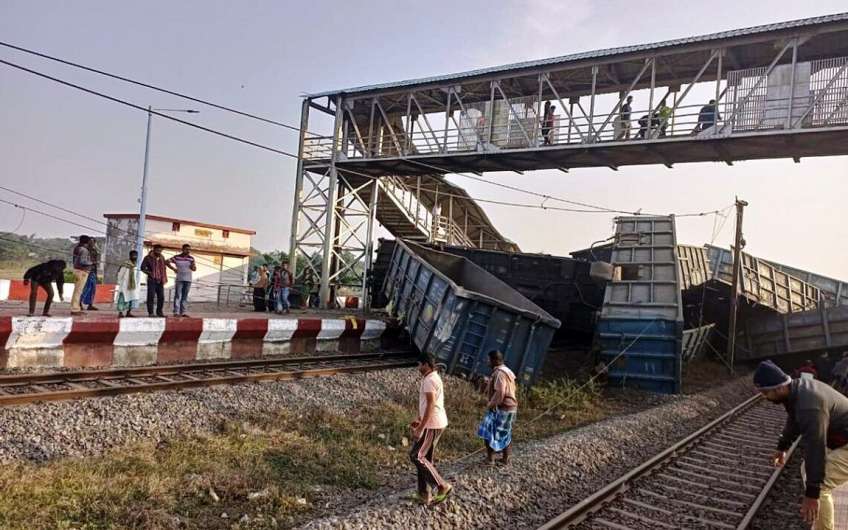 Ινδία: Εκτροχιασμός τρένου στην Οντίσα – Τρεις νεκροί και τέσσερις τραυματίες - Βίντεο