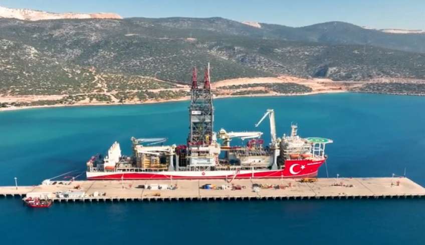 Τουρκία: Σόου με «Αμπντούλ Χαμίτ Χαν» με παρόντα τον Ερντογάν – Επιμονή για τα νησιά