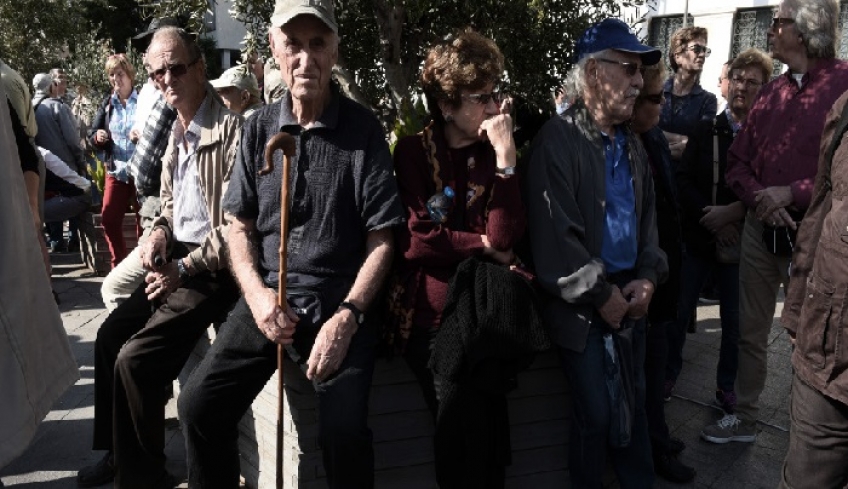 «Bόμβα» Βρούτση για διαγραφή χιλιάδων αιτήσεων συνταξιοδότησης