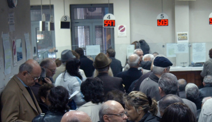 Παίρνουν πίσω τις κρυφές μειώσεις με «καπέλο» έως 8,8% στις συντάξεις