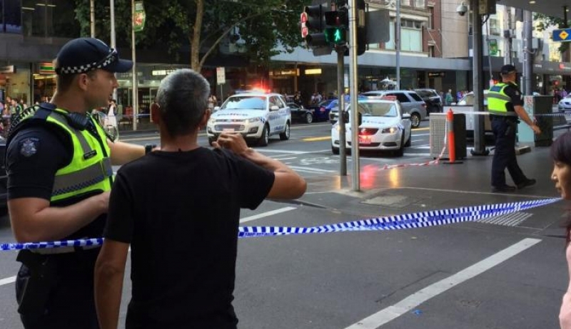 Τρόμος στη Μελβούρνη – Αυτοκίνητο έπεσε πάνω σε πεζούς