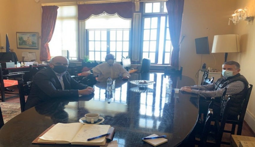 Συνάντηση Επάρχου Κω - Νισύρου Γ. Καμπανή με τους εκπροσώπους τουρισμού Τζαμάλη Παναγιώτη και Τάσση Βασίλη