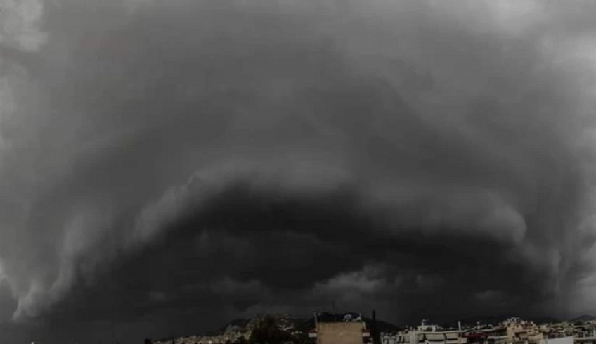 Πού θα χτυπήσουν "ηλεκτρικές" καταιγίδες τις επόμενες ώρες- Έριξε ήδη "καρέκλες" στην Κοζάνη [Βίντεο]