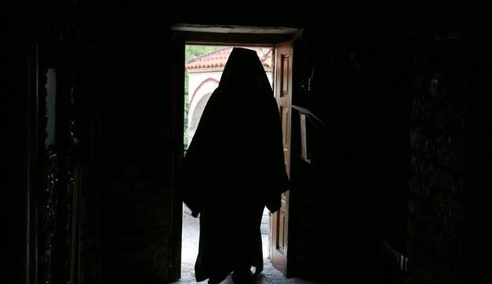 Σάλος στην Κρήτη: «Ροζ» σκάνδαλο με ιερέα