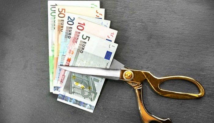 Κούρεμα 22% αντί για 12-15 στα εφάπαξ, «πάγος» στις πληρωμές