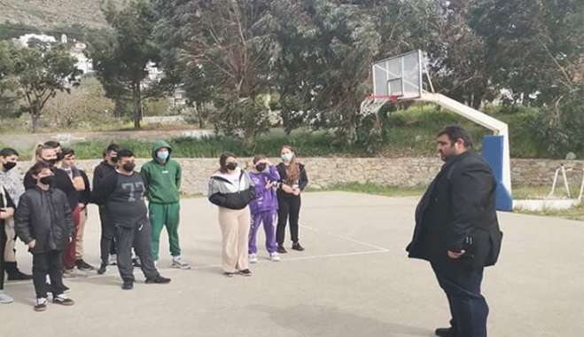 Ο πρόεδρος και η διοίκηση της Φυτώριο Α.Ε Εύχονται σε μαθητές, γονείς και εκπαιδευτικούς καλή σχολική χρονιά .