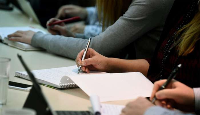 Ελεύθεροι επαγγελματίες: Ποιους συμφέρει και ποιους όχι ο νέος τρόπος φορολόγησης