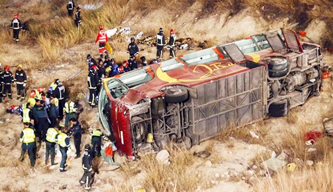 Τουλάχιστον 14 νεκροί στην Ισπανία από πτώση λεωφορείου