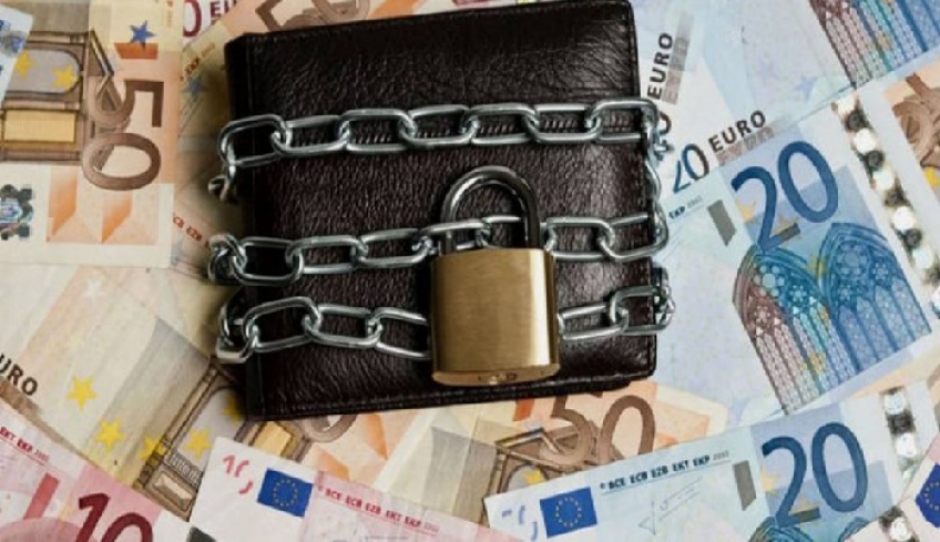 Κατασχέσεις 4,48 δισ. ευρώ αλλά τα φέσια αυξάνονται