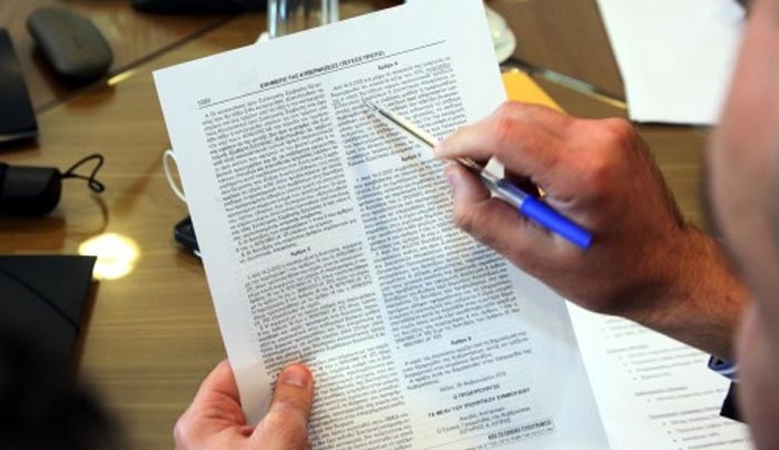 Πετρόπουλος: Στα 384 ευρώ η εθνική σύνταξη