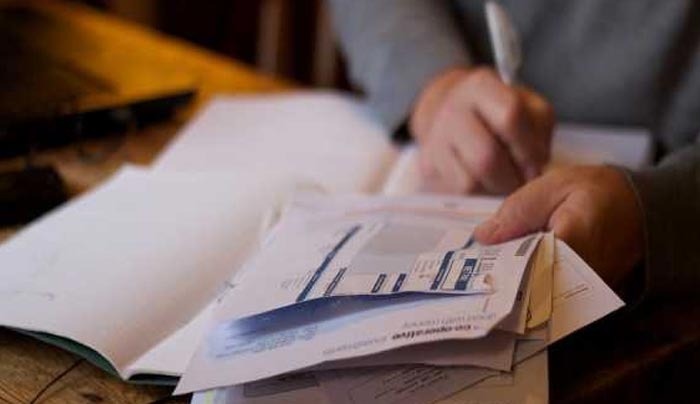 Επιστρέφει το αφορολόγητο στους επαγγελματίες