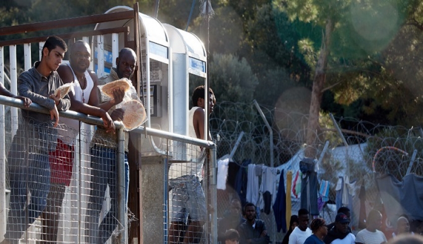 Μεταναστευτικό: Σήμερα μεταφέρονται από τη Σάμο στην ενδοχώρα 700 αιτούντες άσυλο