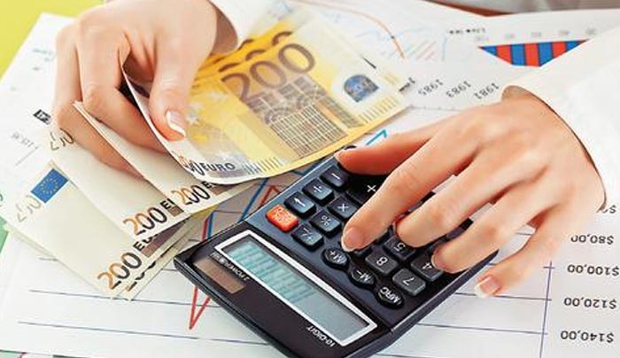 Απίστευτο: Μπήκε «χαράτσι» και στα επιδόματα αναπήρων και ανέργων!