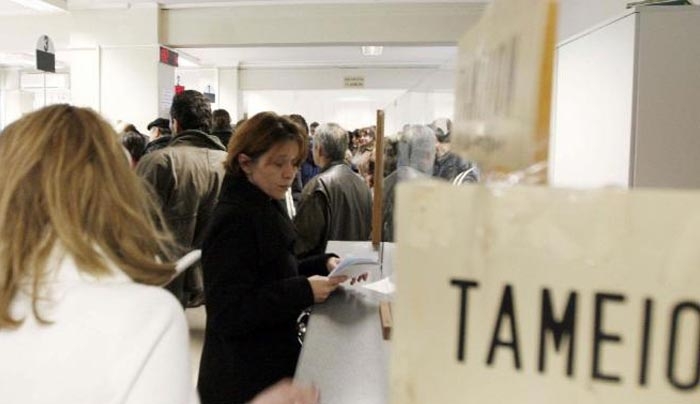 Χάνουν οι πολλοί, κερδίζουν οι λίγοι με το νέο ασφαλιστικό